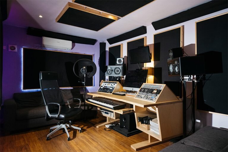 Instalacion de equipos audiovisuales estudio de grabacion