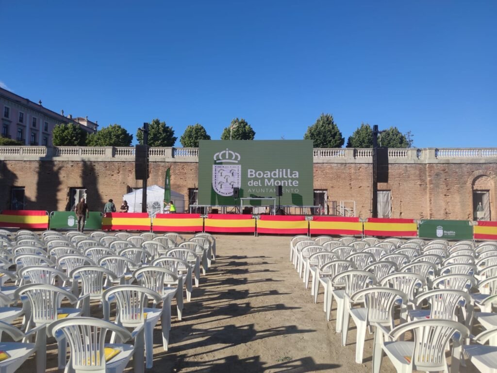 Imagne que muestra el montaje audiovisual para la final de la Eurocopa en Boadilla del Monte